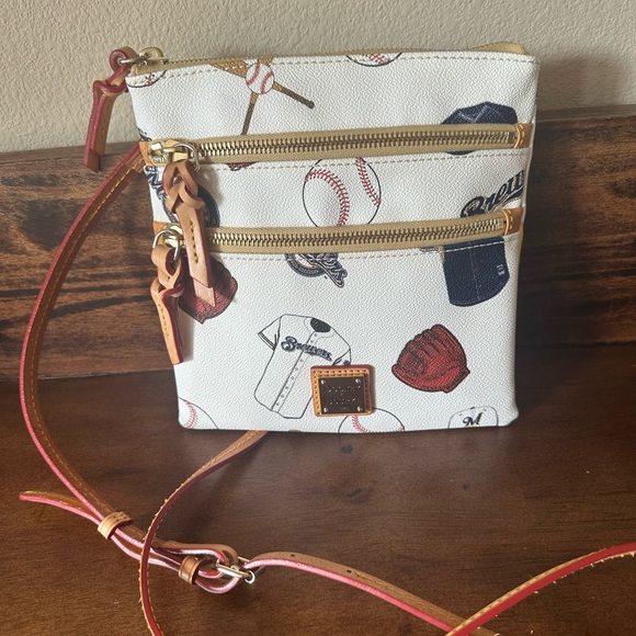 Dooney & Bourke $248 MSRP Milwaukee Brewers Crossbody Bag - Picture 3 of 13